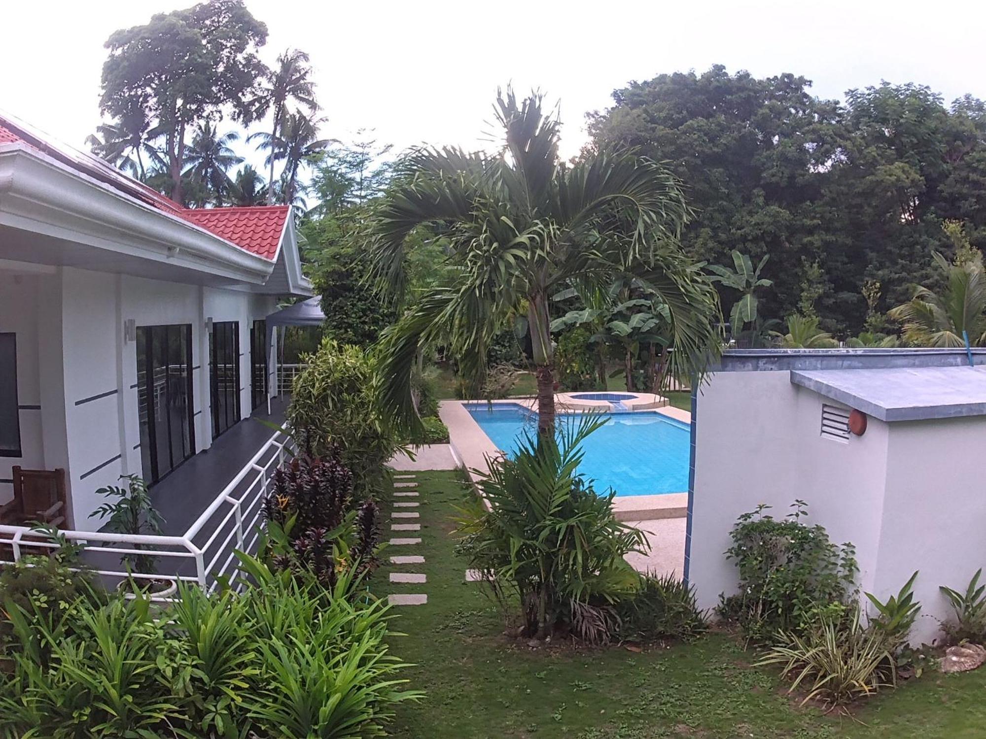 Bohol White House Bed & Breakfast Lila Exterior foto