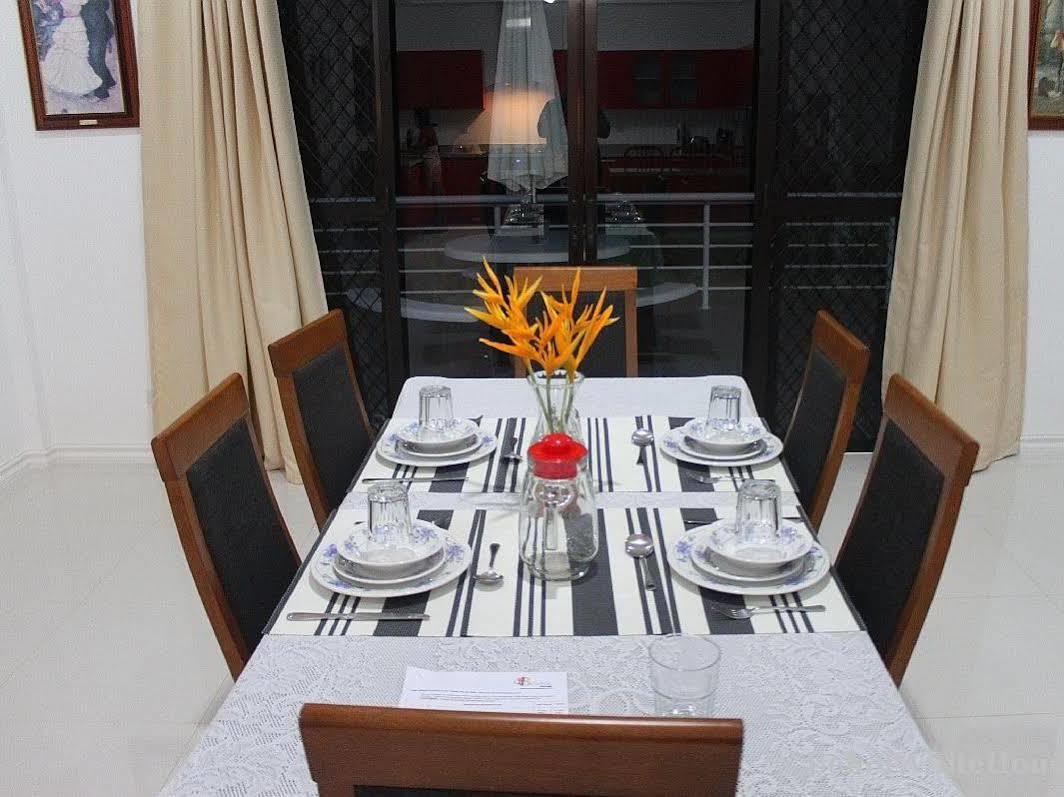 Bohol White House Bed & Breakfast Lila Exterior foto